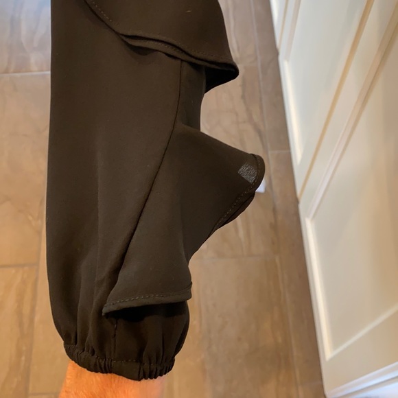 NWT Karen Kane Ruffle Sleeve Top - Picture 5 of 8